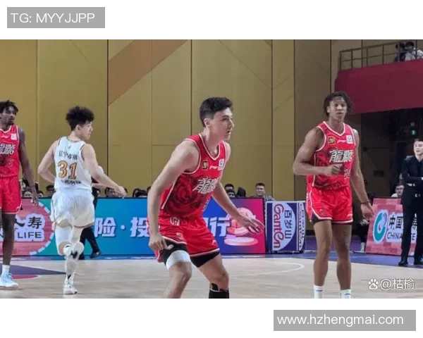 深圳篮球队实力之争引发热议球迷观点各异探讨未来发展方向 深圳篮球队实力之争引发热议球迷观点各异探讨未来发展方向