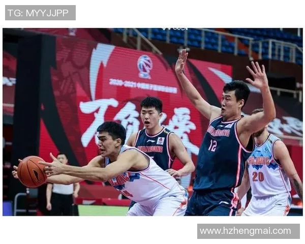 深圳足球队在冠军赛中的灵活战术与团队配合分析 深圳足球队在冠军赛中的灵活战术与团队配合分析