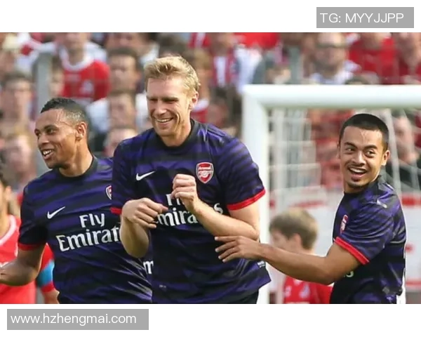 足球明星的辉煌与失误交织的故事揭秘大失误背后的心路历程与反思 足球明星的辉煌与失误交织的故事揭秘大失误背后的心路历程与反思