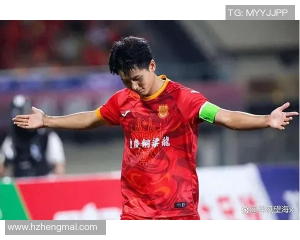 重庆足球队在选拔赛中以93分稳居积分榜首位展现强劲实力 重庆足球队在选拔赛中以93分稳居积分榜首位展现强劲实力